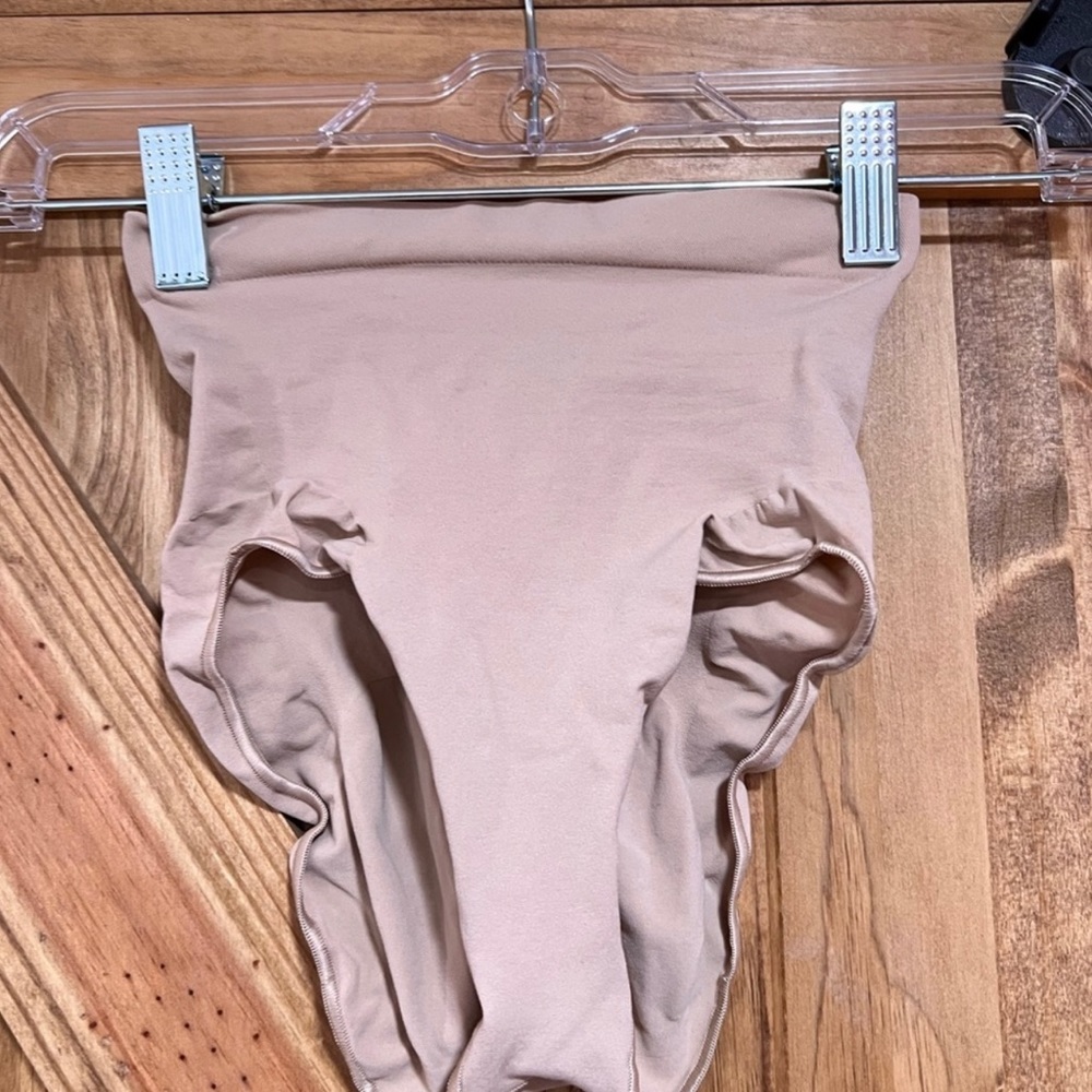 COPY - Mid waist brief— seamless sculpt